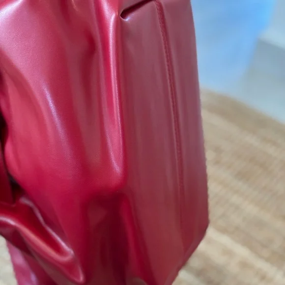 JW PEI Red Tote Bag - Picture 5 of 9